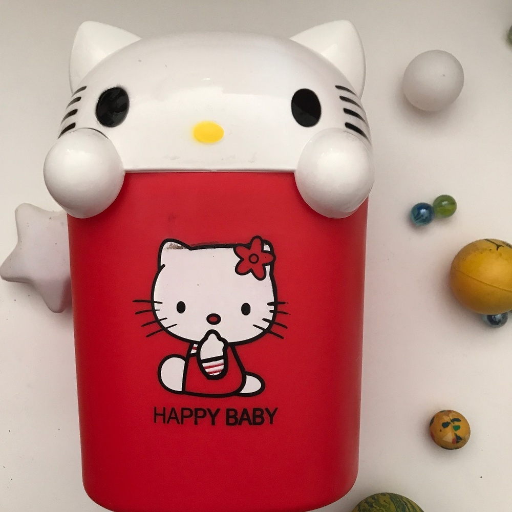 Hello Kitty Bin